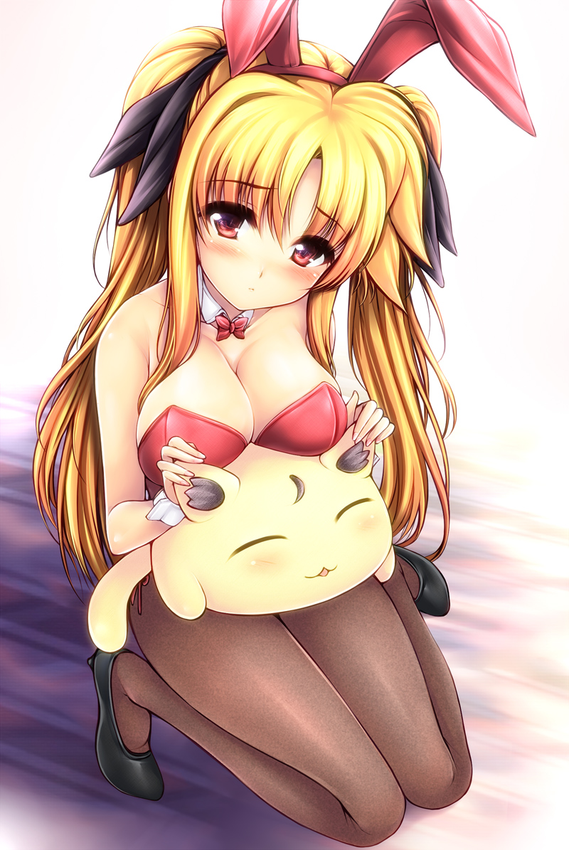 uni8, fate testarossa, lyrical nanoha, mahou shoujo lyrical nanoha, 00s, 1girl, animal ears, blonde hair, blush, breasts, cleavage, fake animal ears, female focus, high heels, long hair, nail polish, pantyhose, playboy bunny, rabbit ears, red eyes, shoes, solo, twintails