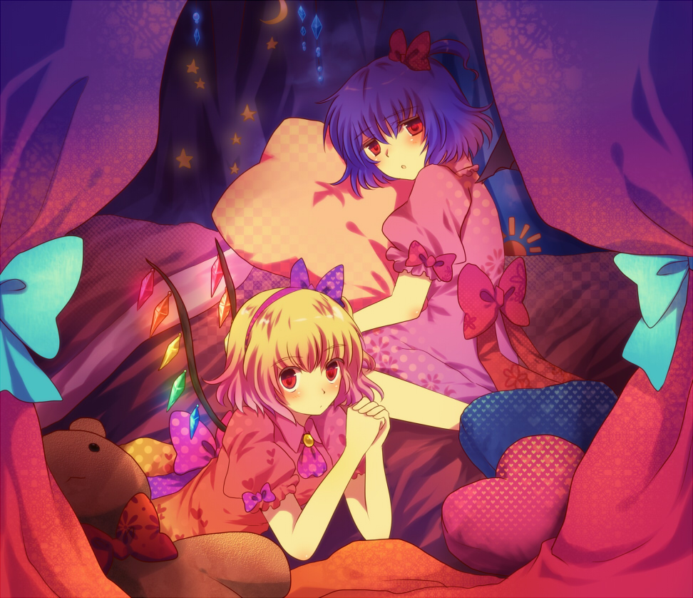 amazuki jou, flandre scarlet, remilia scarlet, touhou, bad id, bad pixiv id, 2girls, bat wings, blonde hair, blue hair, female focus, multiple girls, red eyes, short hair, siblings, side ponytail, sisters, wings