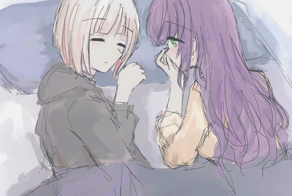 jnnnsdog, otomune kozue, yugiri tsuzuri, yugiri tsuzuri (winter loungewear), link! like! love live!, love live!, commentary, 2girls, black jacket, borrowed clothes, brown shirt, closed eyes, green eyes, grey hair, hood, hood down, hooded jacket, jacket, long hair, long sleeves, looking at another, multicolored hair, multiple girls, purple hair, red streaks, shared bed, shirt, sidelocks, sleeping, streaked hair, virtual youtuber, yuri