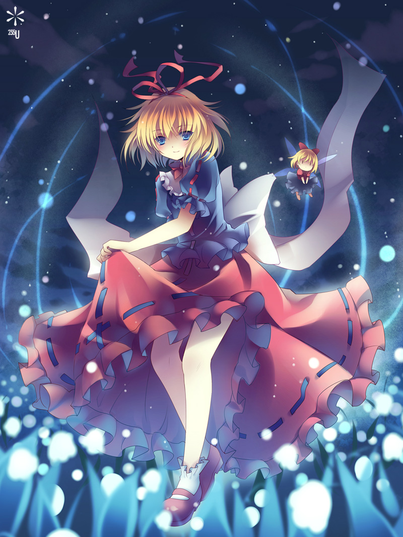 rie (reverie), medicine melancholy, su-san, touhou, 1girl, black ribbon, black shirt, blonde hair, blue eyes, bow, bowtie, closed mouth, clothes lift, collar, doll, dress, dress lift, female focus, full body, glowing, gradient background, hair bow, hair ribbon, large bow, legs, looking at viewer, mary janes, puffy short sleeves, puffy sleeves, red bow, red bowtie, red ribbon, red shoes, red skirt, ribbon, ribbon-trimmed clothes, ribbon-trimmed shirt, ribbon-trimmed skirt, ribbon trim, sash, shirt, shoes, short hair, short sleeves, skirt, skirt hold, smile, socks, solo, white bow, white collar, wings