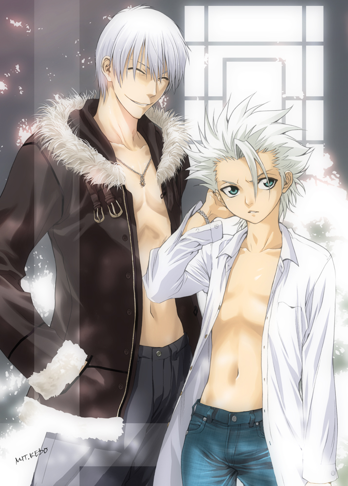 kedo mitsuharu, hitsugaya toushirou, ichimaru gin, bleach, 2boys, armband, blue eyes, closed eyes, green eyes, grin, jewelry, male focus, multiple boys, navel, necklace, open clothes, open shirt, pants, shirt, short hair, smile, spiked hair, white hair