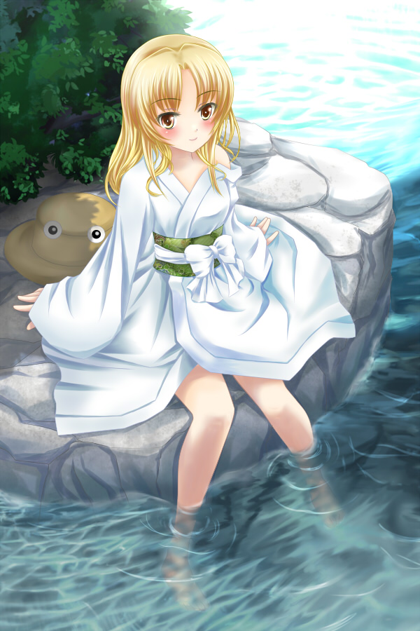 nekokotei, moriya suwako, touhou, bad id, bad pixiv id, 1girl, alternate costume, barefoot, blonde hair, female focus, hat, japanese clothes, kimono, obi, orange eyes, sash, sitting, smile, soaking feet, solo, unworn hat, unworn headwear, water, yellow eyes, yukata