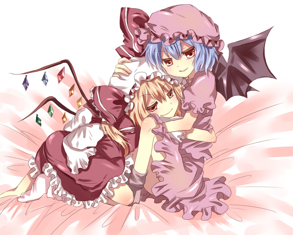 mitsu yomogi, flandre scarlet, remilia scarlet, touhou, bad id, bad pixiv id, 2girls, bat wings, blonde hair, blue hair, female focus, hat, hug, multiple girls, purple hair, red eyes, short hair, siblings, side ponytail, sisters, smirk, wings