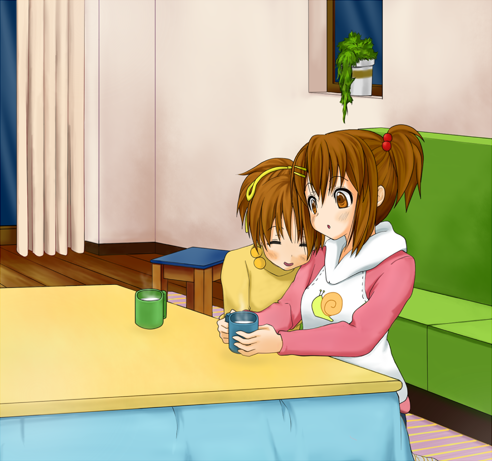 kf, hirasawa ui, hirasawa yui, k-on!, bad id, bad pixiv id, 2girls, alternate hairstyle, brown eyes, brown hair, couch, cup, green upholstery, hair bobbles, hair ornament, hood, hoodie, kotatsu, mug, multiple girls, ponytail, short hair, siblings, side ponytail, sisters, snail, table
