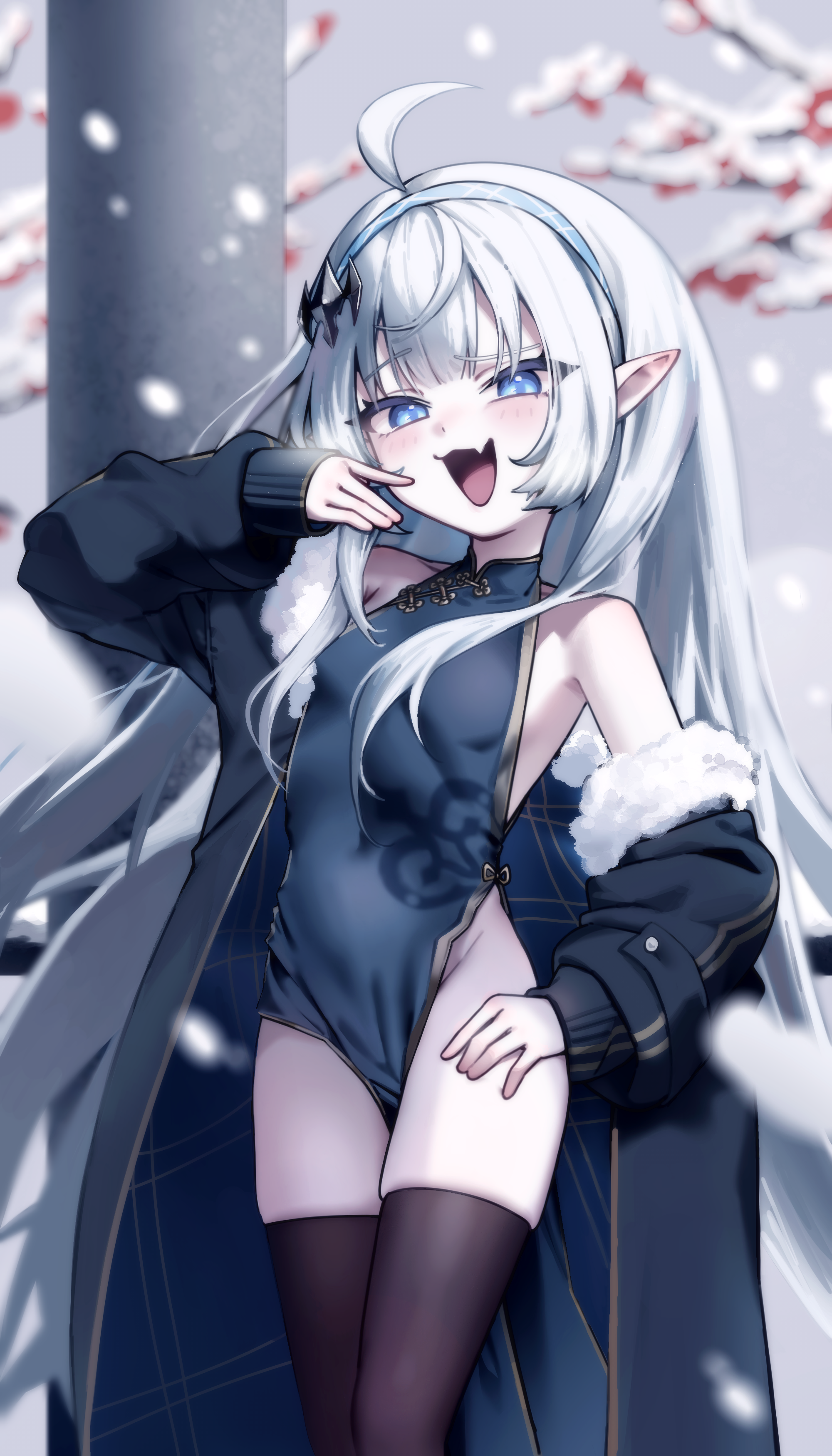 female tyrant (stella sora), tyrant (stella sora), stella sora, absurdres, commentary, highres, 1girl, ahoge, alternate costume, bare shoulders, black dress, black jacket, black thighhighs, blue eyes, blue hairband, blurry, blurry background, breasts, china dress, chinese clothes, depth of field, dress, fang, fur-trimmed jacket, fur trim, hair ornament, hairband, jacket, jiajia 0425, long hair, long sleeves, looking at viewer, mesugaki, off shoulder, open clothes, open jacket, open mouth, outdoors, pointy ears, skin fang, sleeveless, sleeveless dress, small breasts, smile, smug, snow, snowing, solo, thighhighs, very long hair, white hair