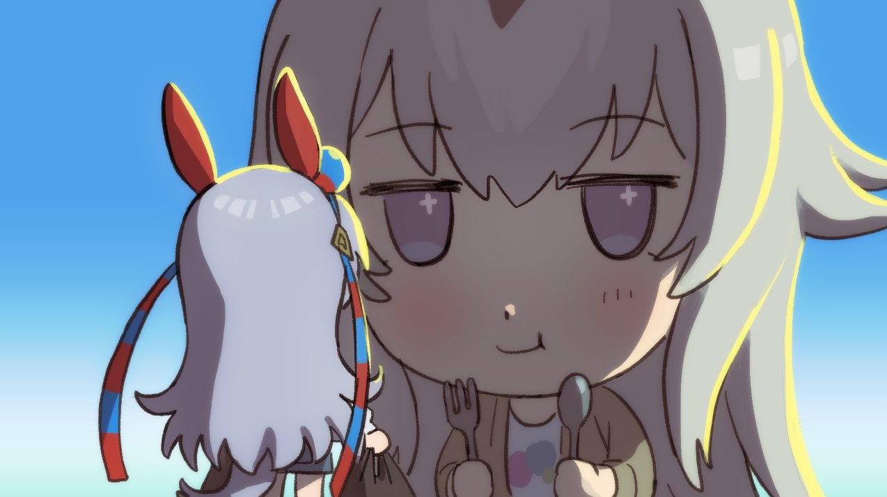 giragira egao, oguri cap (umamusume), tamamo cross (umamusume), umamusume, commentary request, korean commentary, + +, 2girls, ahoge, animal ears, bag, blue eyes, blue hairband, blush, brown jacket, ear covers, fork, giant, giantess, grey hair, grey tail, hair between eyes, hair ornament, hairband, headband, holding, holding bag, holding fork, holding spoon, horse ears, horse girl, horse tail, jacket, long hair, long sleeves, multicolored hairband, multiple girls, red headband, shirt, smile, spoon, striped clothes, striped hairband, tail, two-tone hairband, white shirt