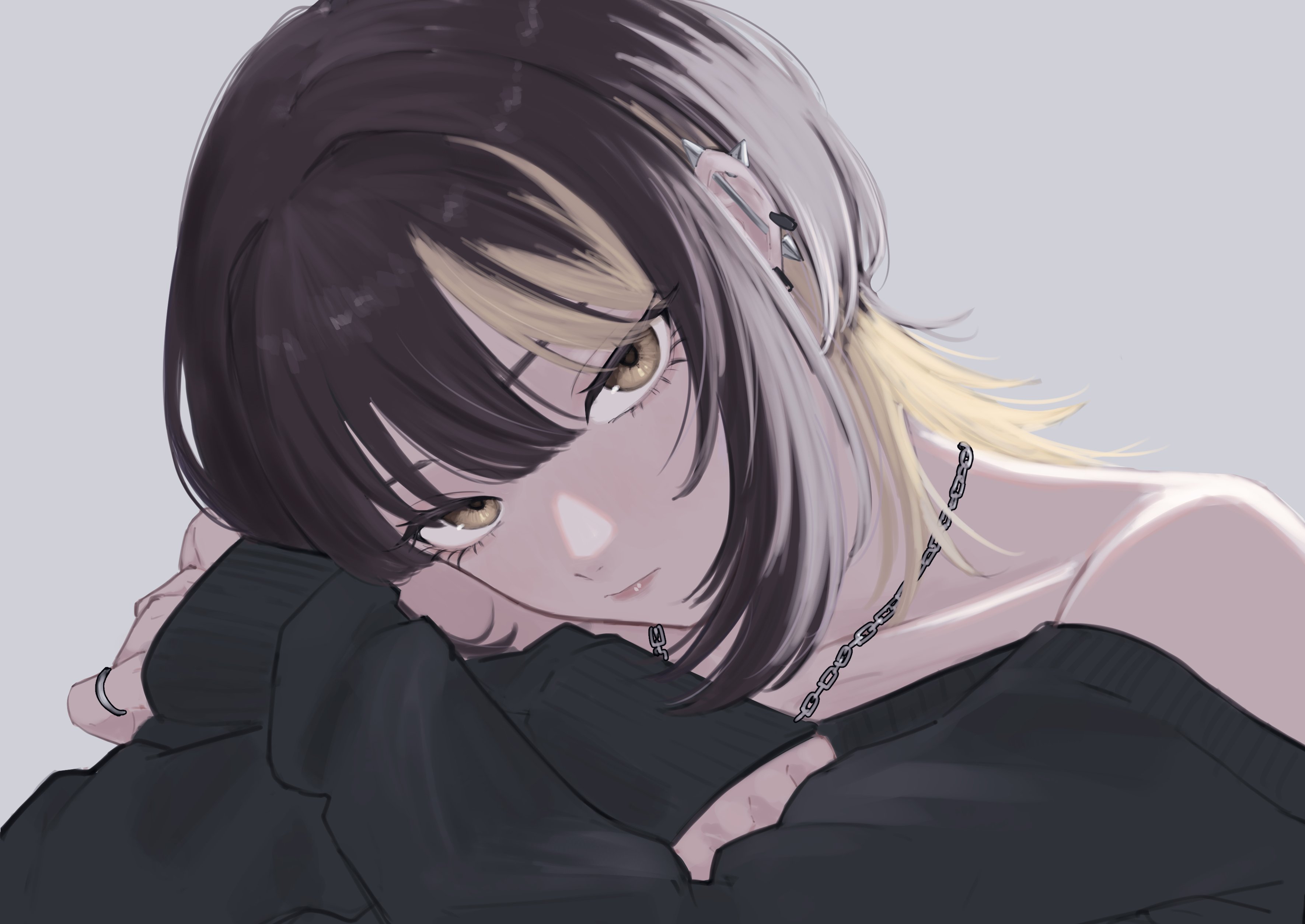 inase (1na1000), ikaruga luca, idolmaster, idolmaster shiny colors, absurdres, hashtag-only commentary, highres, 1girl, bare shoulders, black hair, black sweater, blonde streaks, chain, chain necklace, closed mouth, ear piercing, grey background, head tilt, jewelry, lips, long sleeves, looking at viewer, medium hair, multicolored hair, necklace, piercing, ring, simple background, sleeves past wrists, solo, streaked hair, sweater, yellow eyes