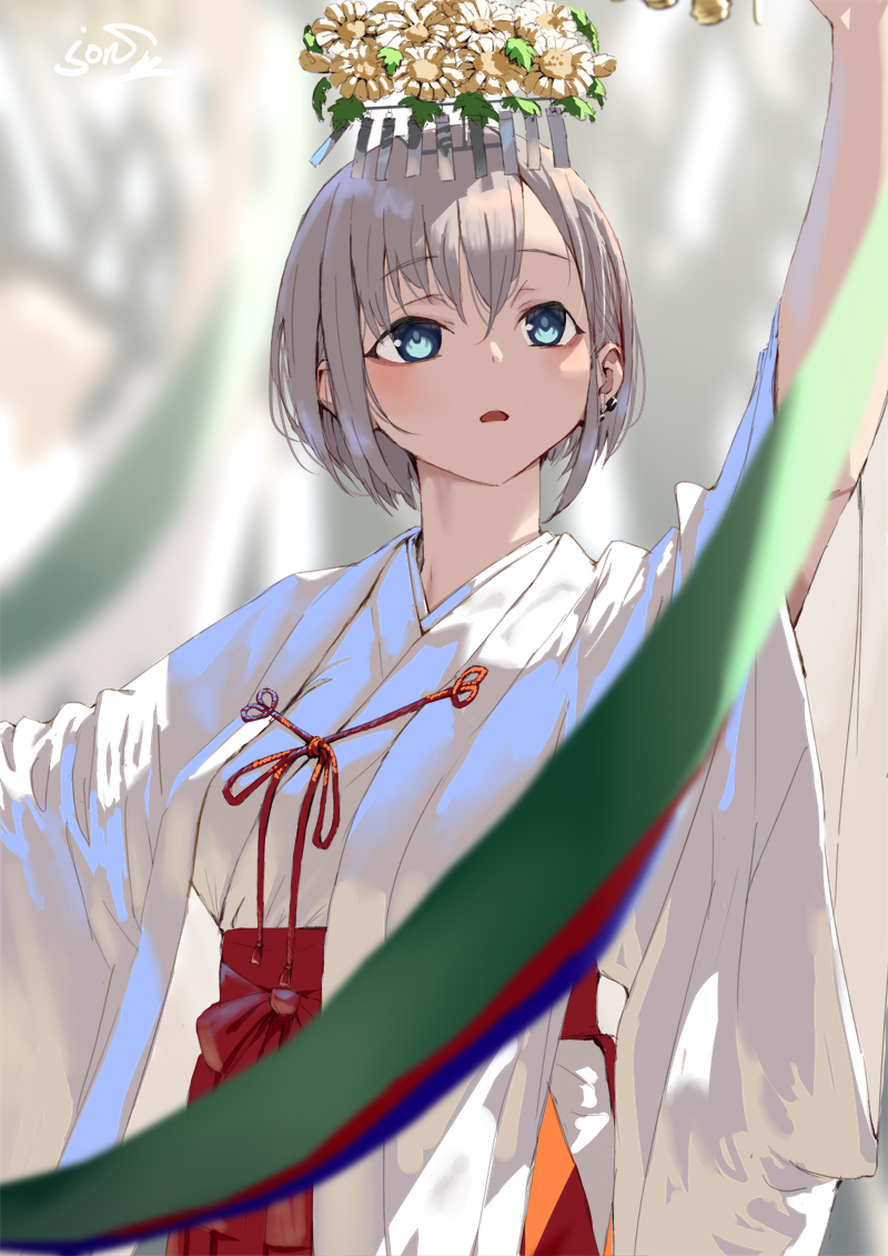 jonsun, riku (jonsun), original, commentary request, 1girl, arm up, blue eyes, flower, grey hair, hakama, japanese clothes, kimono, miko, red hakama, short hair, signature, solo, white kimono, yellow flower